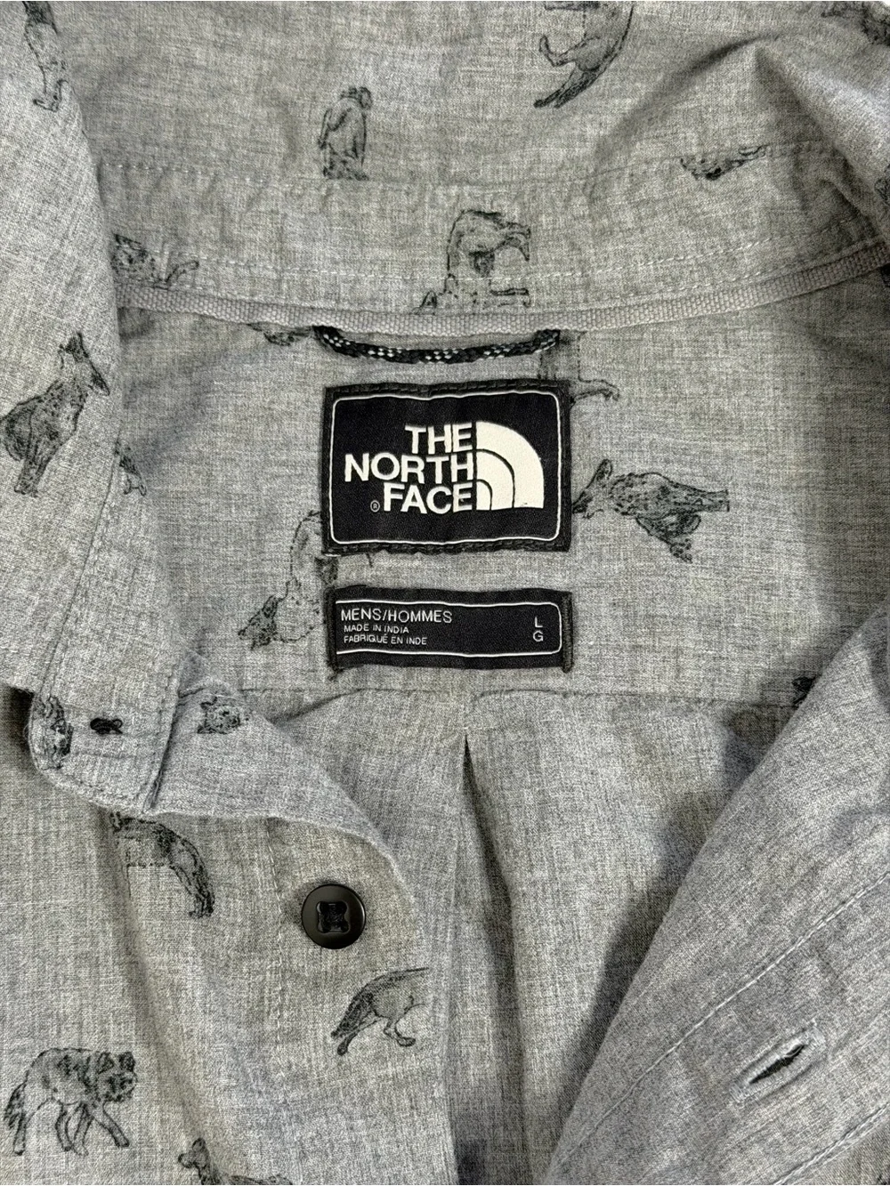 North Face Wolf Button Down Shirt 100% cotton - size Large